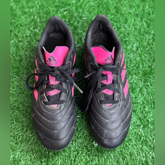 Adidas Black and Pink Athletic Cleats Size 3.5‎ - Picture 1 of 8